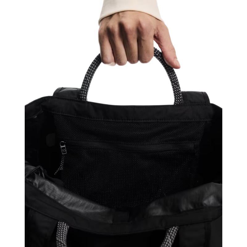 On Tote Pack 25L ���� �ȡ��ȥѥå� ���˥� �Хå� won black(2ug10200553)