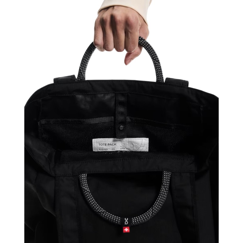 On Tote Pack 25L オン トートパック ランニング バッグ won black