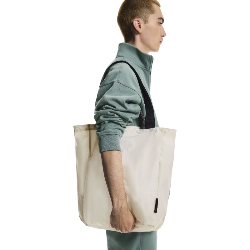 On Tote Pack 25L ���� �ȡ��ȥѥå� ���˥� �Хå� won Cream/Black(2ug10203309)