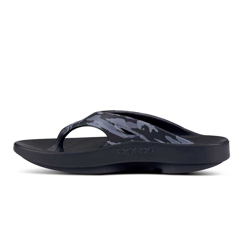 �ں�û¨��ȯ���ۥ����ե��� OOFOS �ꥫ�Х꡼������� OOriginal Sport-BlackCamo oorigisp blackcamo ������ thong(040098231)