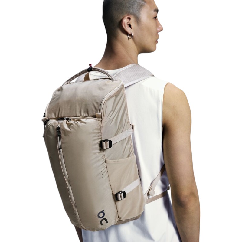 On Speed Pack 18L Lite ���� ���ԡ��ɥѥå� �饤�� ���˥� �Хå� Sand 2ue30520554 won(2ue30520554)