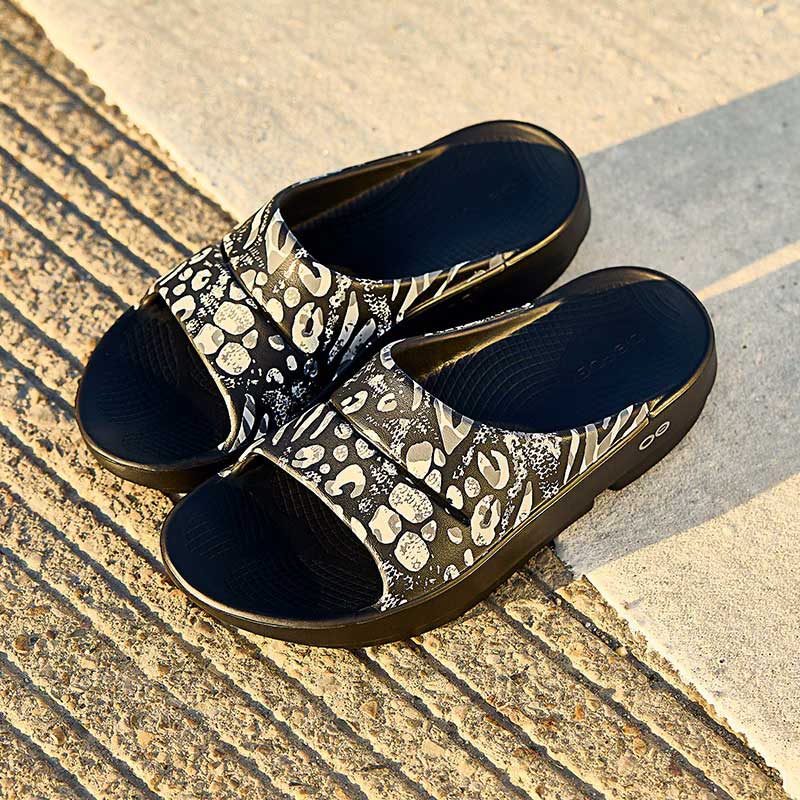 最短即日発送】 ウーフォス OOFOS OOahh Limited-blackcombocamo