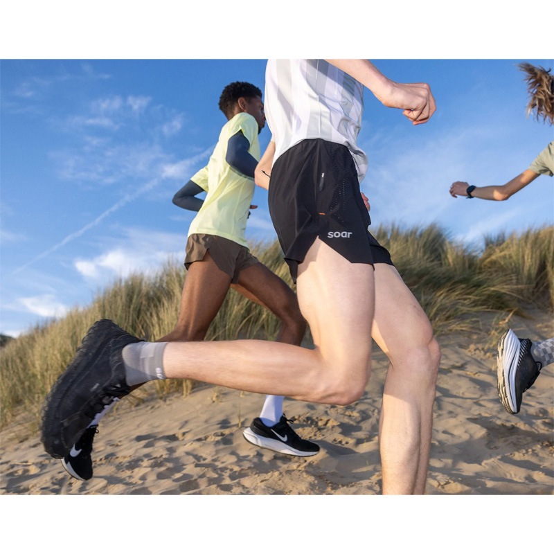SOAR Running Mens Run Shorts Black メンズランニングウェア