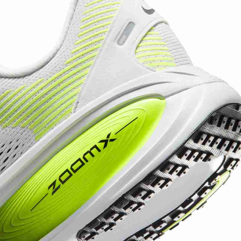 ナイキ ボメロ 18 メンズ ロード ランニングシューズ HM6803-021 NIKE