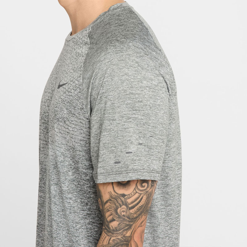 NIKE ナイキ ADV ストライド ショートスリーブ ランニングトップ DRI