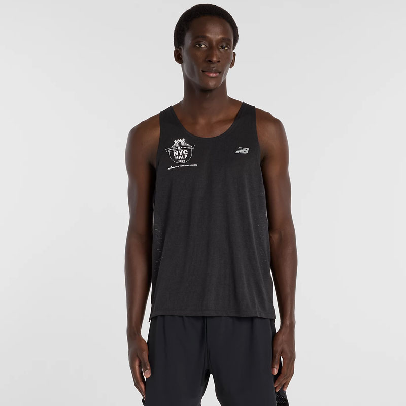 ニューバランス new balance スポーツ ウエアー新品。タグ付き。 ニューバランス UAL NYC ハーフ シングレット OUTLINE メンズ