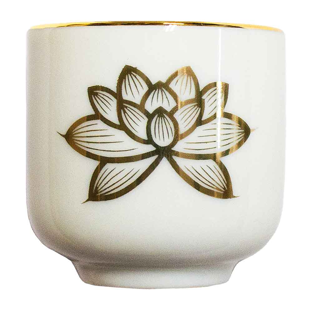 【茶湯器/湯のみ/ゆのみ】 仏壇用 湯呑み 金ハス(白地に金の蓮) 1.5寸 計測サイズ：φ4.4×高さ4.4cm ※糸尻(高台)φ2.7cm 