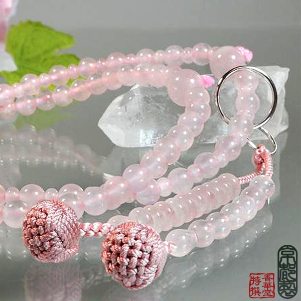 女性用 浄土宗用本式数珠 サイズ：8寸浄土(八寸六万繰/六万遍用) ローズクォーツ 7ミリ 共仕立 銀輪 正絹華梵天房 