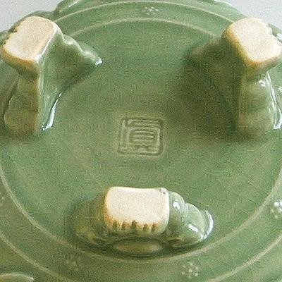 在庫限】【真宗大谷派(東)】 土香炉(どごうろ) 本山型の鼎型形状 4寸