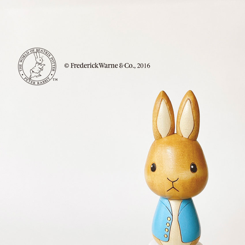 ピーターラビット こけし  【 卯三郎こけし 】 プレゼント ギフト 雑貨 おうち時間 暮らし stayhome 癒し インテリア 木製 日本製 伝統工芸品 父の日 贈り物 置物 グッズ 手作り 雑貨 手創り ハンドメイド 手造り コラボ 絵本 映画 コラボレーション 卯三郎こけし