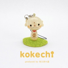 お地蔵様 丸 目 【 こけし ストラップ 】 プレゼント ギフト かわいい おうち時間　願い　暮らし stayhome 癒し インテリア 木製 日本製 伝統工芸品　贈り物 置物 グッズ こけし ウッドバーニング 卵 kokeshi 地蔵 雑貨 ずきん 子供 人形 地蔵様 数珠 小花 祈り 笑顔