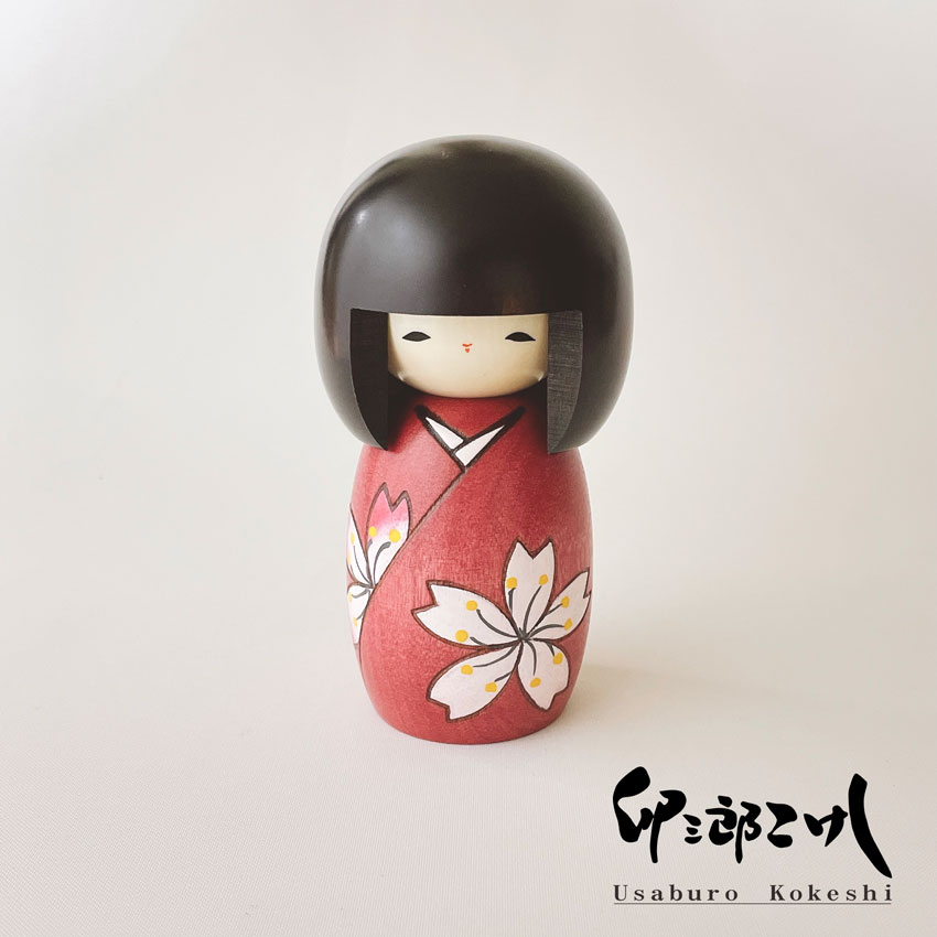 花は桜 こけし  【 卯三郎こけし 】 プレゼント ギフト かわいい おうち時間 暮らし stayhome 癒し インテリア 木製 日本製 伝統工芸 母の日 贈り物 置物 グッズ 手作り 雑貨 手創り ハンドメイド 手造り リボン  あじさい フィギュア お土産 民芸品 工芸 made in Japan