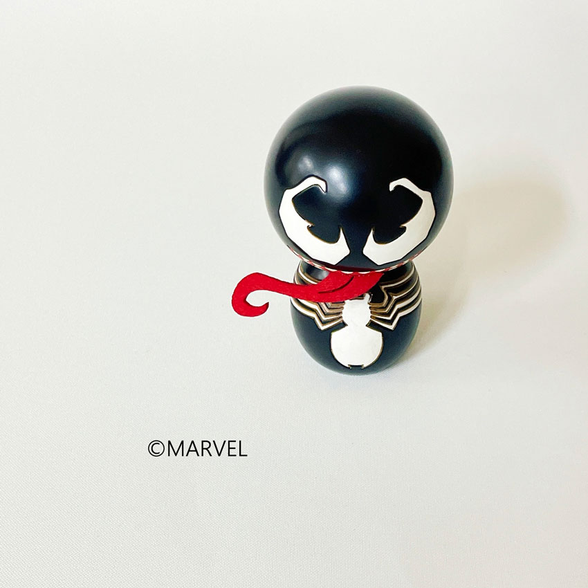 MARVEL こけし ヴェノム 【 卯三郎こけし 】 プレゼント ギフト スパイダーマン おうち時間 暮らし stayhome 癒し インテリア 木製 日本製 伝統工芸品 父の日 贈り物 置物 グッズ 手作り 雑貨 手創り ハンドメイド 手造り マーベル 映画 コラボ アベンジャーズ フィギュア