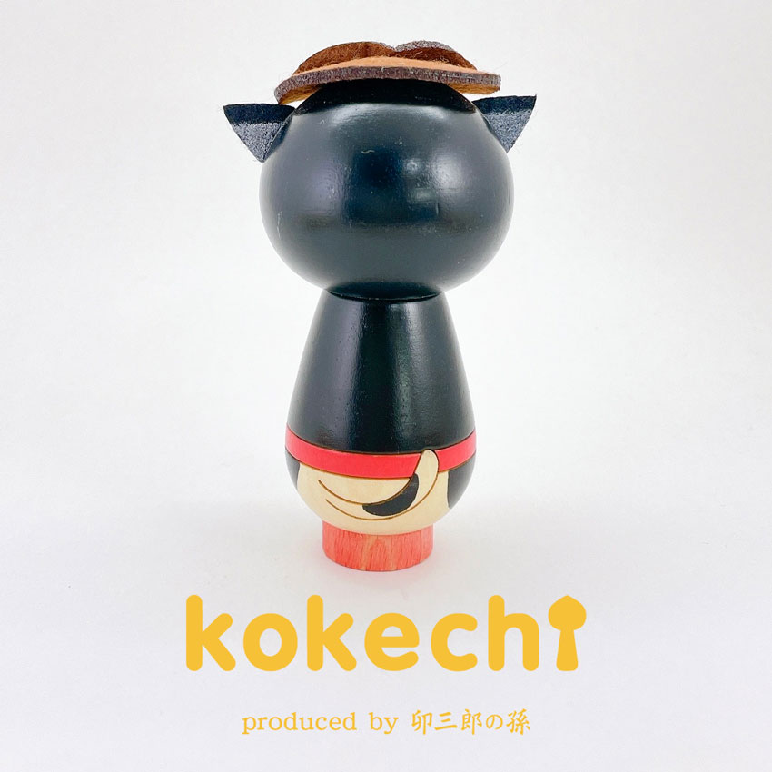 長靴をはいた猫 黒 【 こけし 】 プレゼント ギフト かわいい おうち時間　願い　暮らし stayhome 癒し インテリア 木製 日本製 伝統工芸品　贈り物 置物 グッズ こけし ウッドバーニング 卵 北欧 童話 雑貨 ずきん 子供 人形 マトリョシカ　長靴 猫