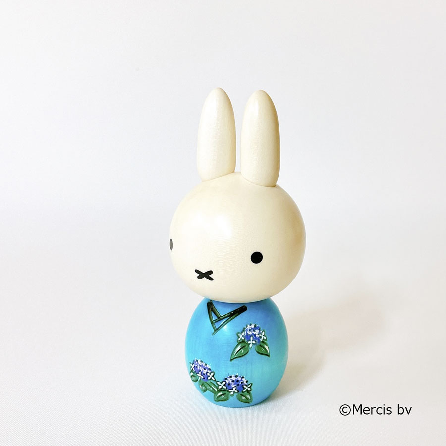 ミッフィー こけし 【 あじさい 】 miffy ディック・ブルーナ　絵本 うさこちゃん ウサギ 贈り物 着物 和装 和服 和雑貨 母の日 プレゼント ギフト かわいい おうち時間 暮らし stayhome 癒し インテリア 木製 日本製 伝統工芸品 卯三郎こけし 雑貨 置物 グッズ コラボ