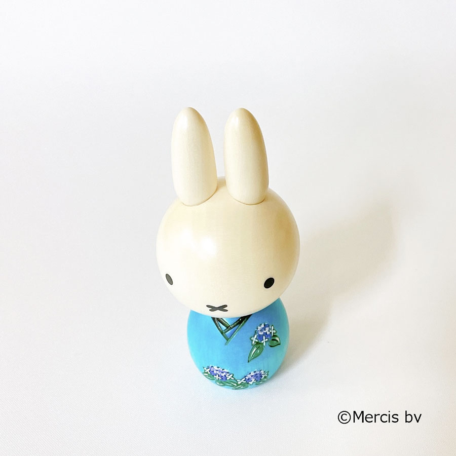ミッフィー こけし 【 あじさい 】 miffy ディック・ブルーナ　絵本 うさこちゃん ウサギ 贈り物 着物 和装 和服 和雑貨 母の日 プレゼント ギフト かわいい おうち時間 暮らし stayhome 癒し インテリア 木製 日本製 伝統工芸品 卯三郎こけし 雑貨 置物 グッズ コラボ