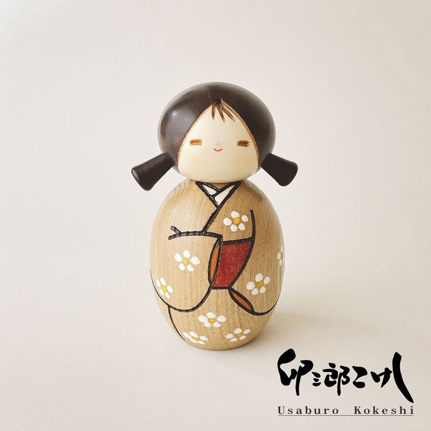 春よ来い こけし  【 卯三郎こけし 】 プレゼント ギフト かわいい おうち時間 暮らし stayhome 癒し インテリア 木製 日本製 伝統工芸 母の日 贈り物 置物 グッズ 手作り 雑貨 手創り ハンドメイド 手造り リボン  あじさい フィギュア お土産 民芸品 工芸 made in Japan