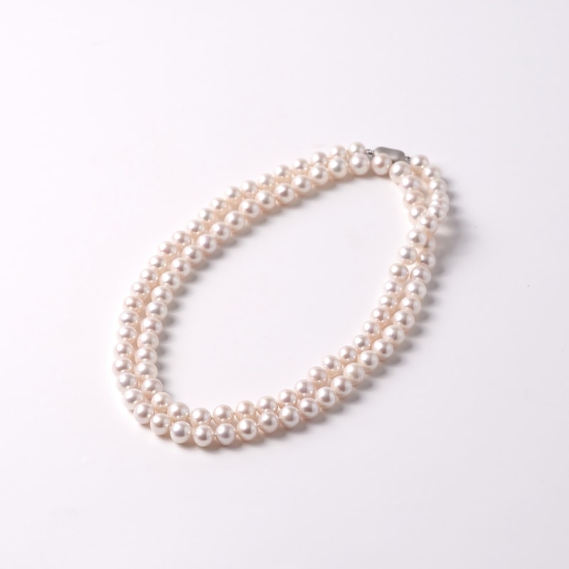 Martina(マルティナ)　淡水パールホワイト・セミラウンドロングネックレス