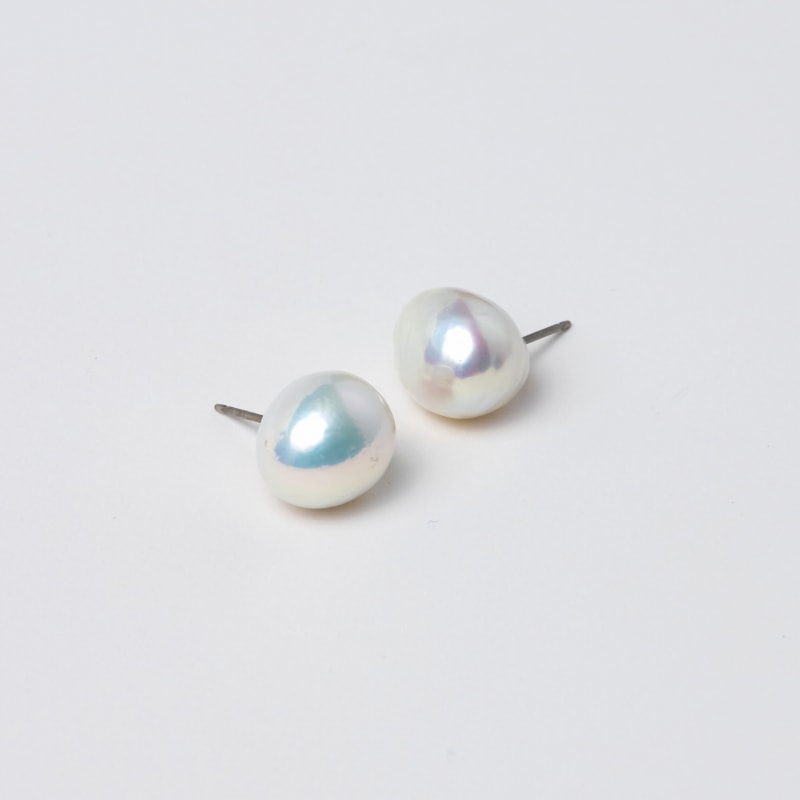 Beige(ベージュ) 淡水パールホワイト・バロックピアス