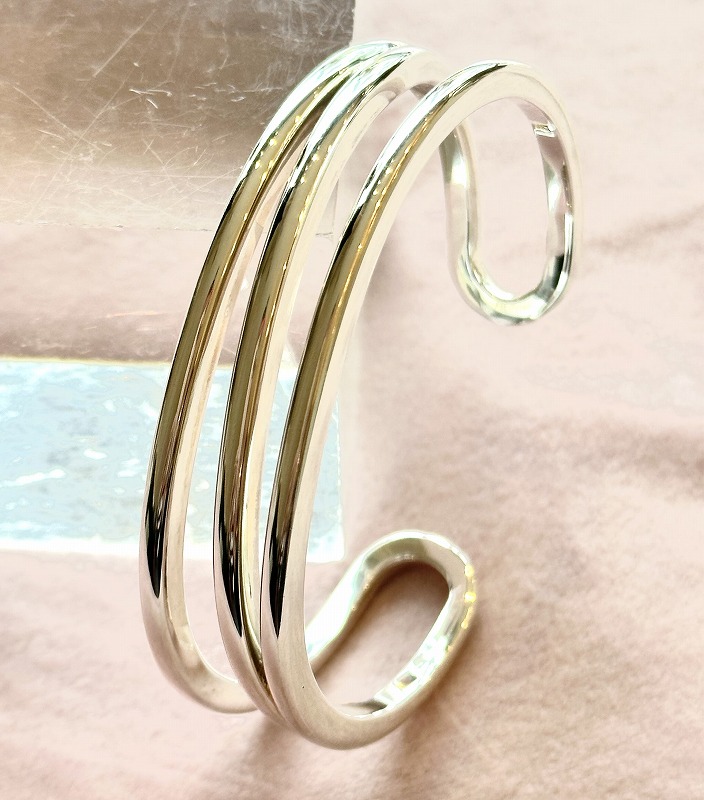 バングル トリニティ