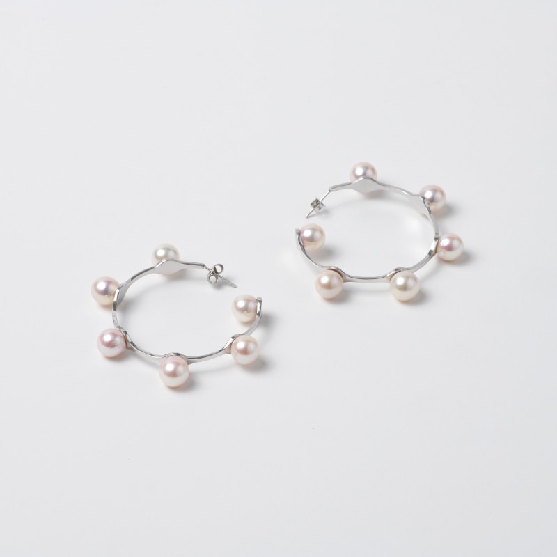 Beelet2(ビーレット)淡水パール5粒ピアス