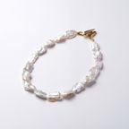 Byron(バイロン)　淡水パールホワイト・フラットバロックネックレス