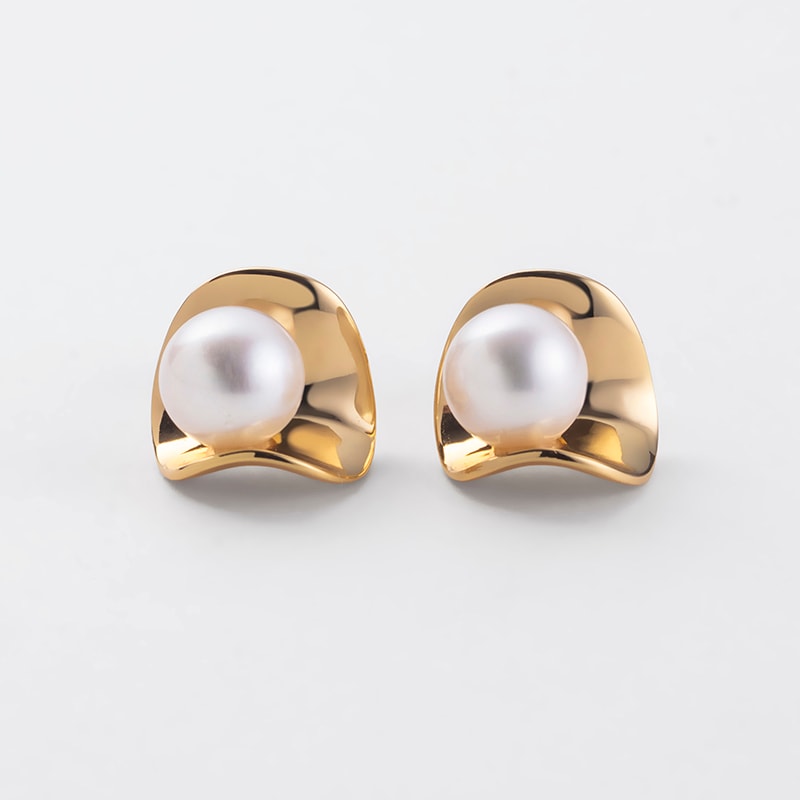 Phoebe(フィービー)　パールチップスピアス