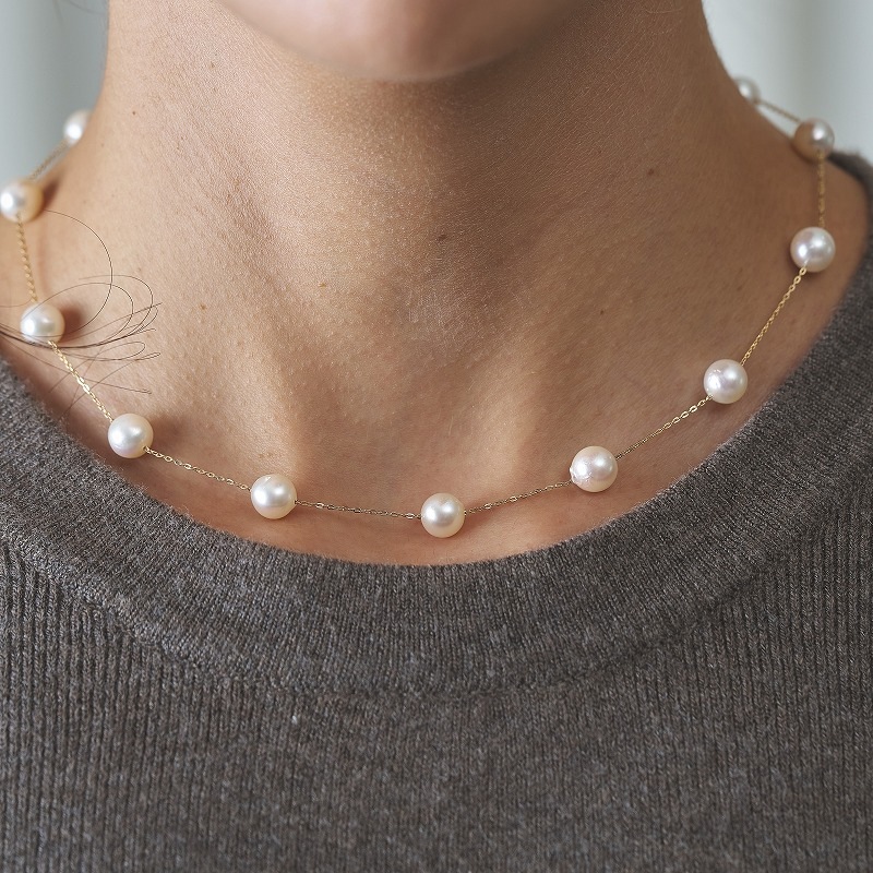 Fiona(フィオナ)　アコヤパールホワイト・10金ステーションネックレス