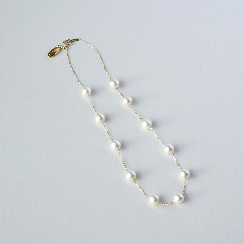Fiona(フィオナ)　アコヤパールホワイト・10金ステーションネックレス