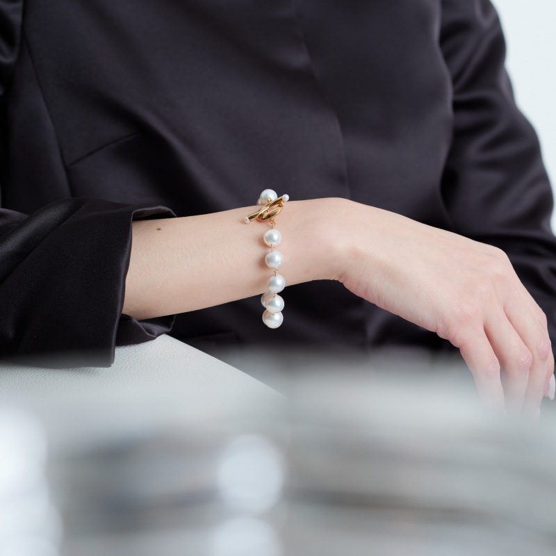 Clarissa(クラリッサ）　淡水パールセミラウンド・10金シャンクつなぎブレスレット2