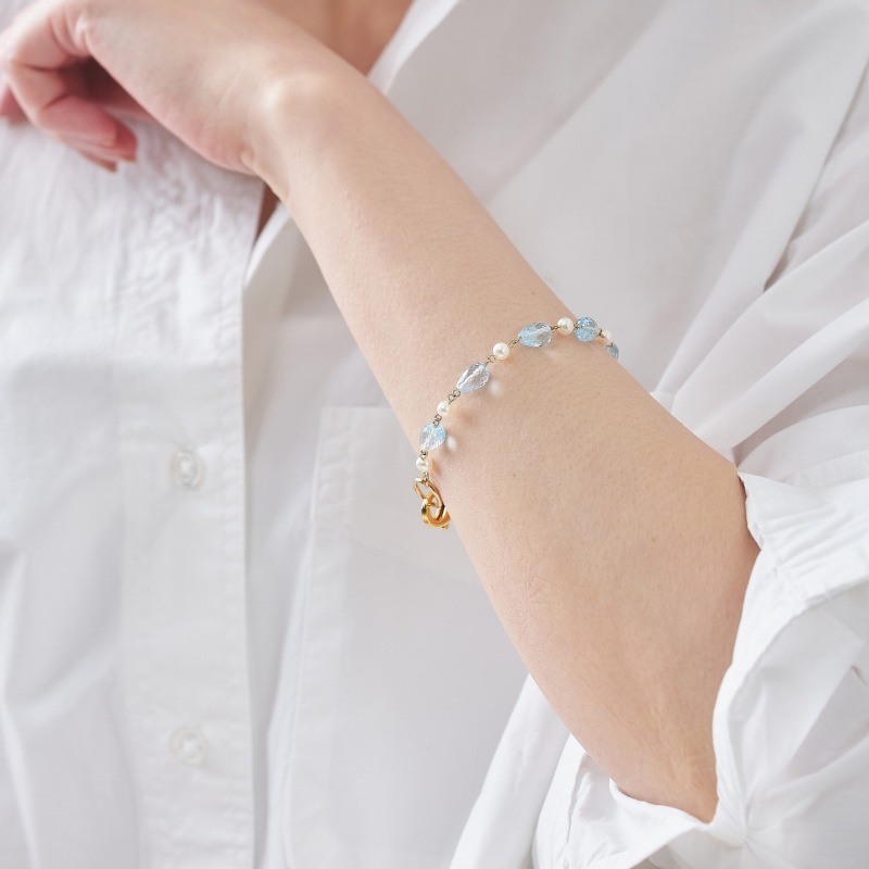 Byron(バイロン)ベビーパール×ブルートパーズブレスレット