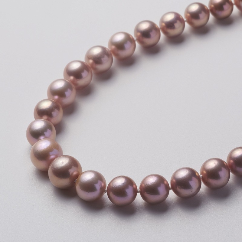 Thalia(タリア)　淡水パールシャンパンカラー大粒ネックレス