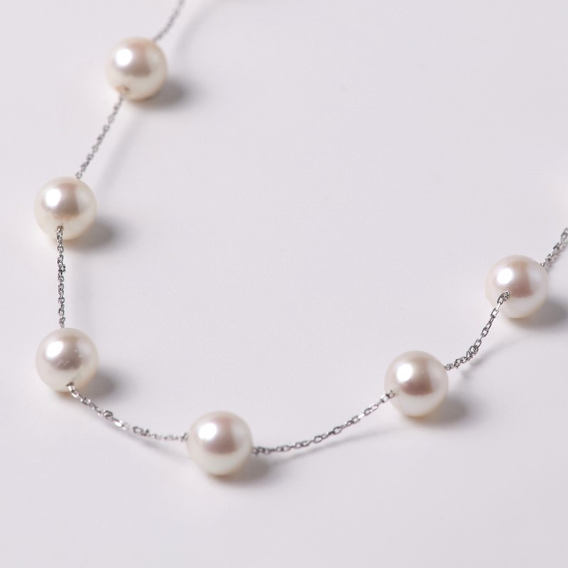 Fiona2(フィオナ2）　アコヤパールホワイトセミラウンド・10金ステーションネックレス
