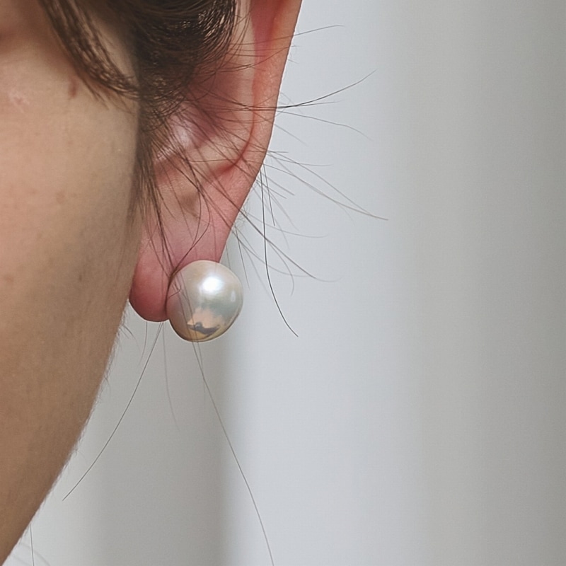 Beige(ベージュ)　淡水パールホワイト・バロックピアス　