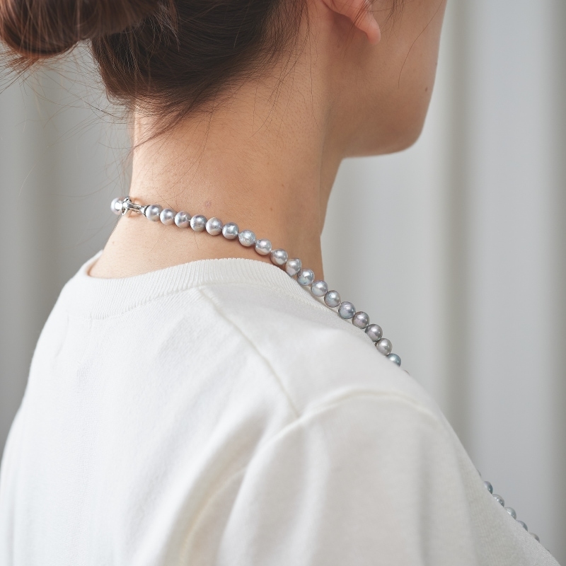 Michelle(ミシェル)　アコヤパールロング・シルバーグレーネックレス