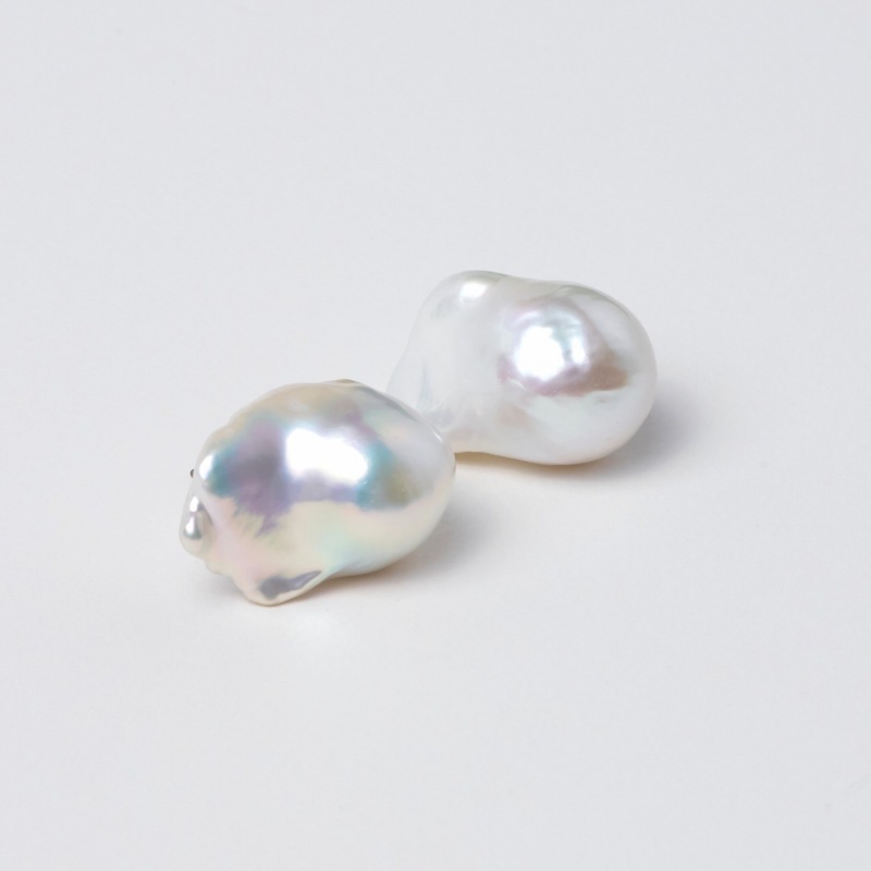 Monica(モニカ)淡水パールホワイト・オイスターピアス