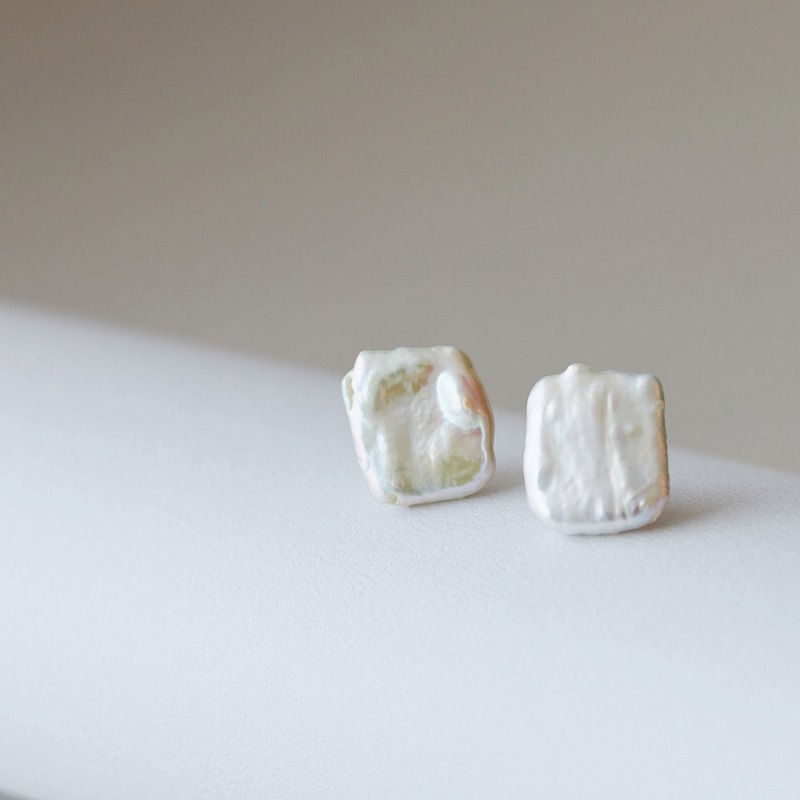 Tristan(トリスタン) 淡水パールホワイト・バロックピアス