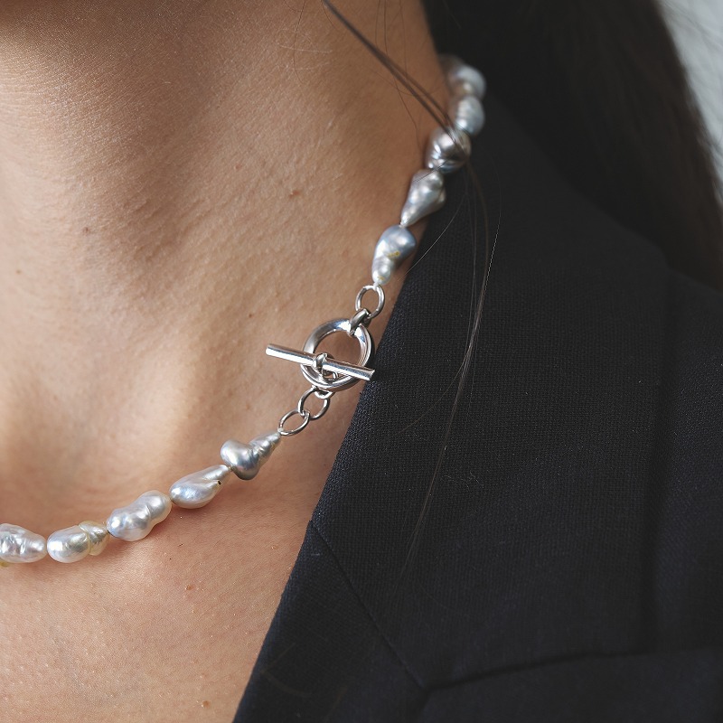 Azaria(アザリア)　南洋パールグレー・バロックネックレス