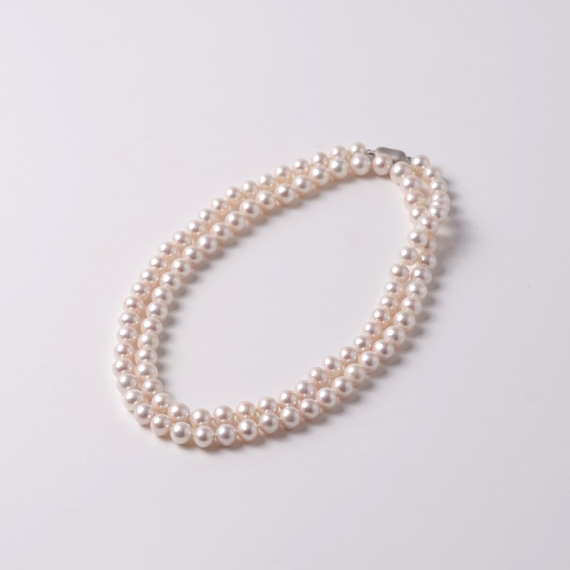 Martina(マルティナ)　淡水パールホワイト・セミラウンドロングネックレス
