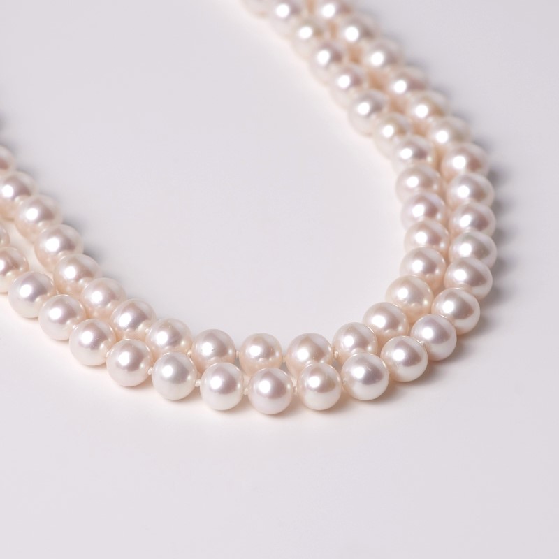 Martina(マルティナ)　淡水パールホワイト・セミラウンドロングネックレス