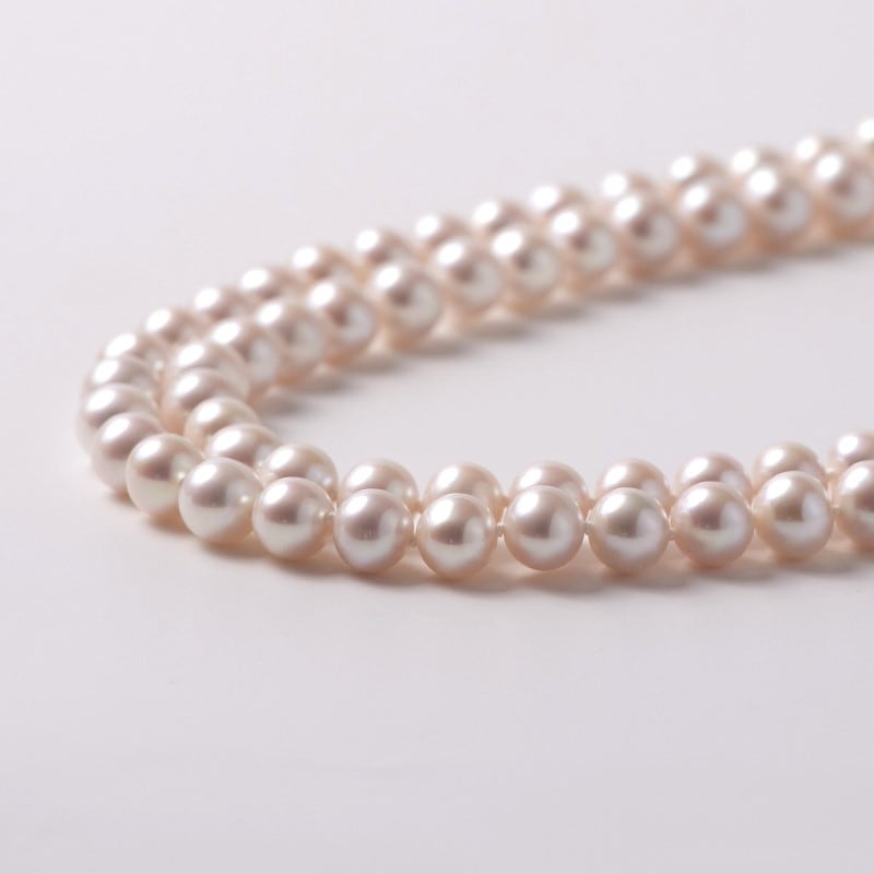 Martina(マルティナ)　淡水パールホワイト・セミラウンドロングネックレス