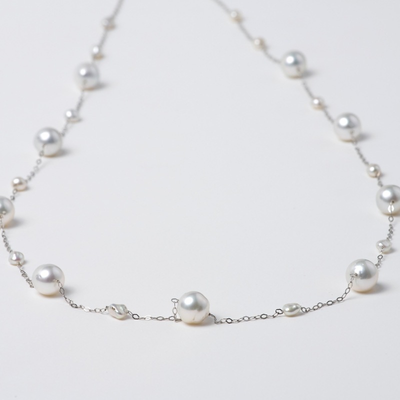 Bronte(ブロンテ)　南洋パールホワイト・バロックステーションネックレス