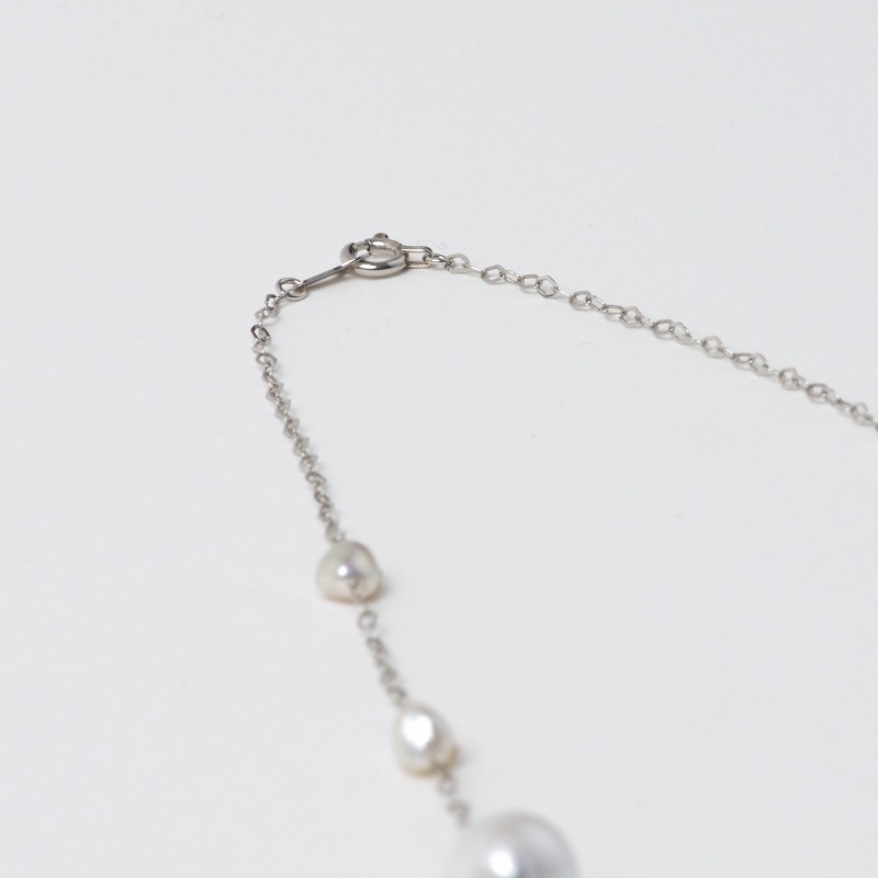 Bronte(ブロンテ)　南洋パールホワイト・バロックステーションネックレス