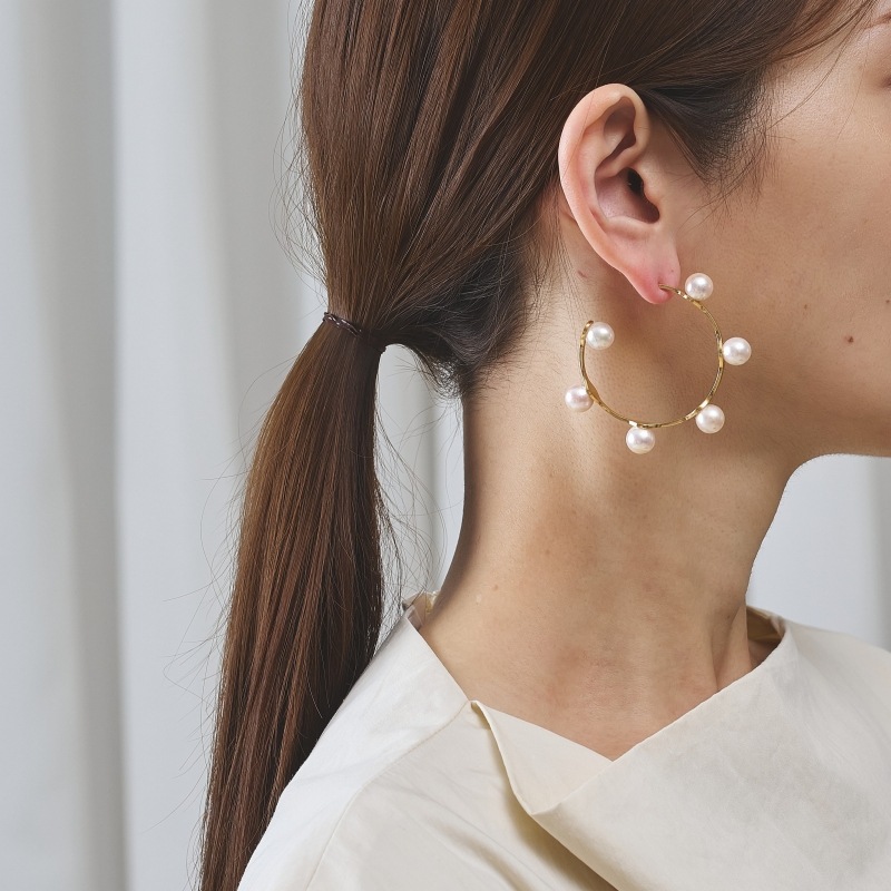 Beelet(ビーレット)淡水パール6粒ピアス