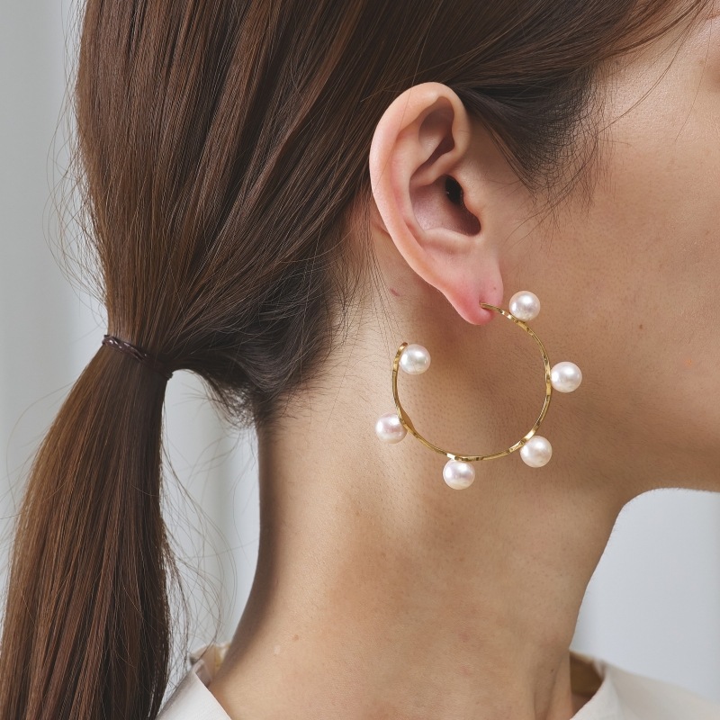 Beelet(ビーレット)淡水パール6粒ピアス