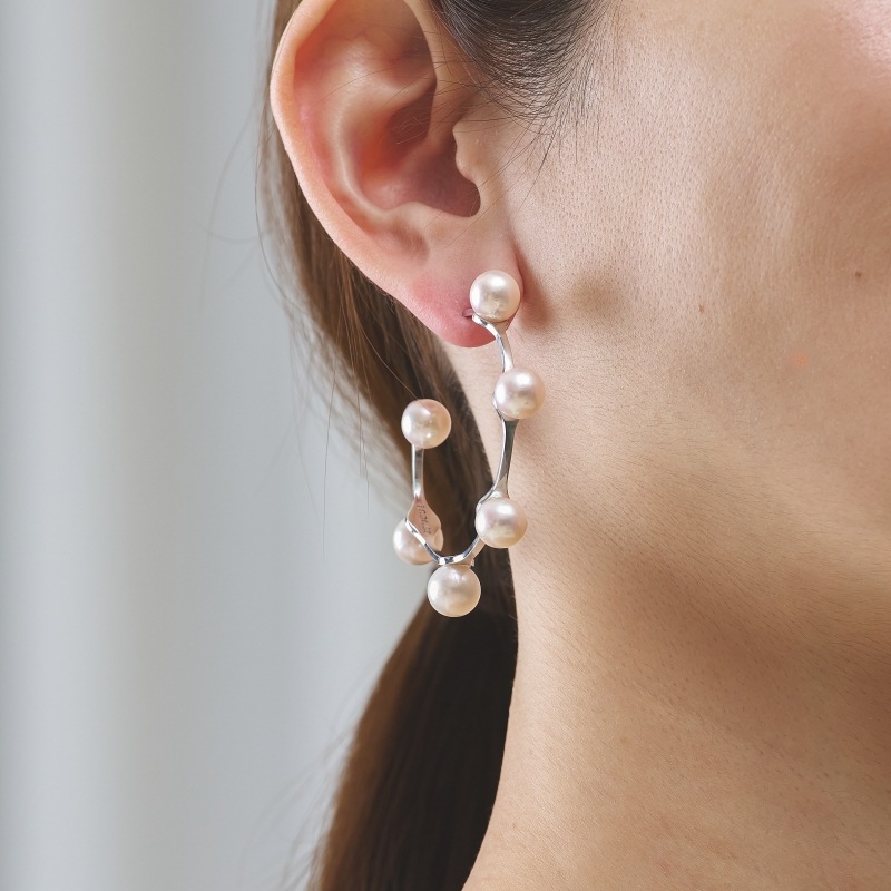 Beelet2(ビーレット)淡水パール6粒ピアス