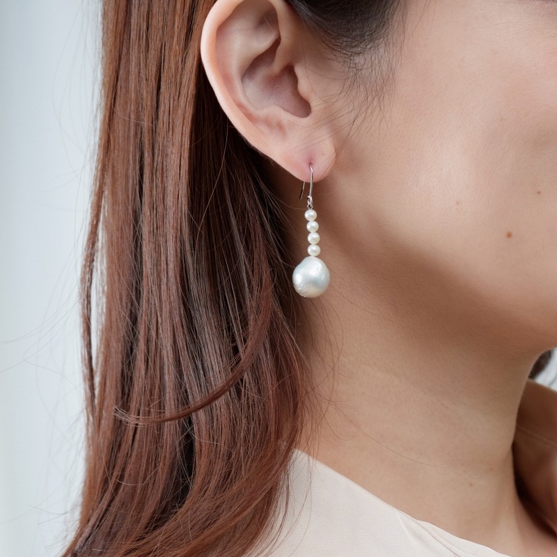 Roda(ローダ) 淡水パールベビー&バロックステーションネックレス