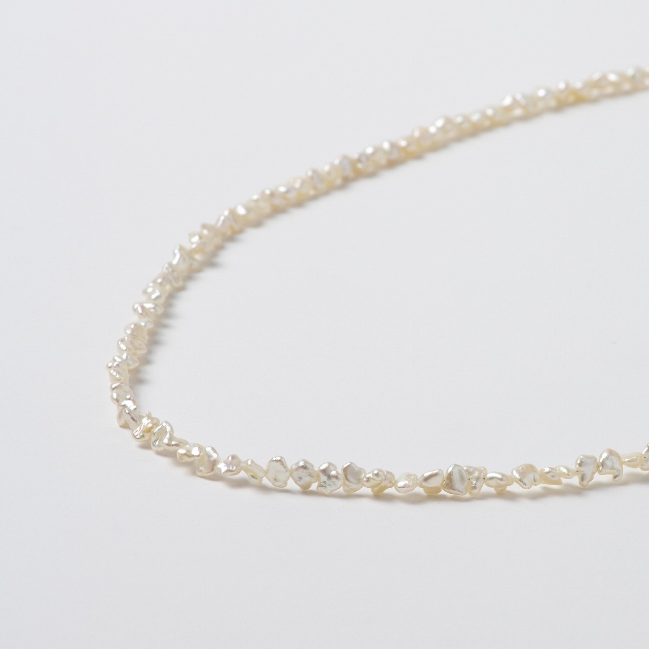 Tia(ティア)　南洋パールホワイト・ケシネックレス