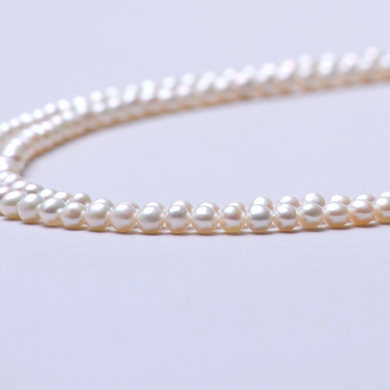 レナ(Rena)　淡水パールホワイト・ベビー120㎝ロングネックレス