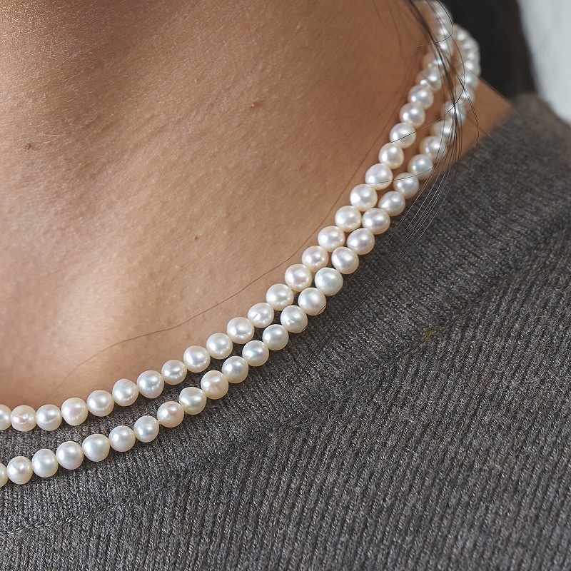 レナ(Rena)　淡水パールホワイト・ベビー120㎝ロングネックレス